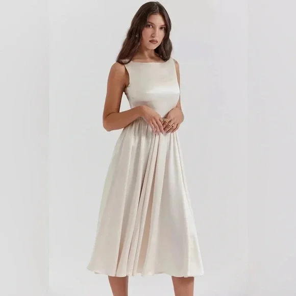 HOUSE OF CB 'Shayla' Vintage Cream Midi Dress - Picture 2 of 5